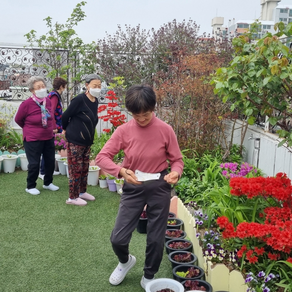 1948697120_VURtIu6K_4ef7e4d94c7704411ce9f72576fcb62c0f7145ce.jpg 이미지크게보기