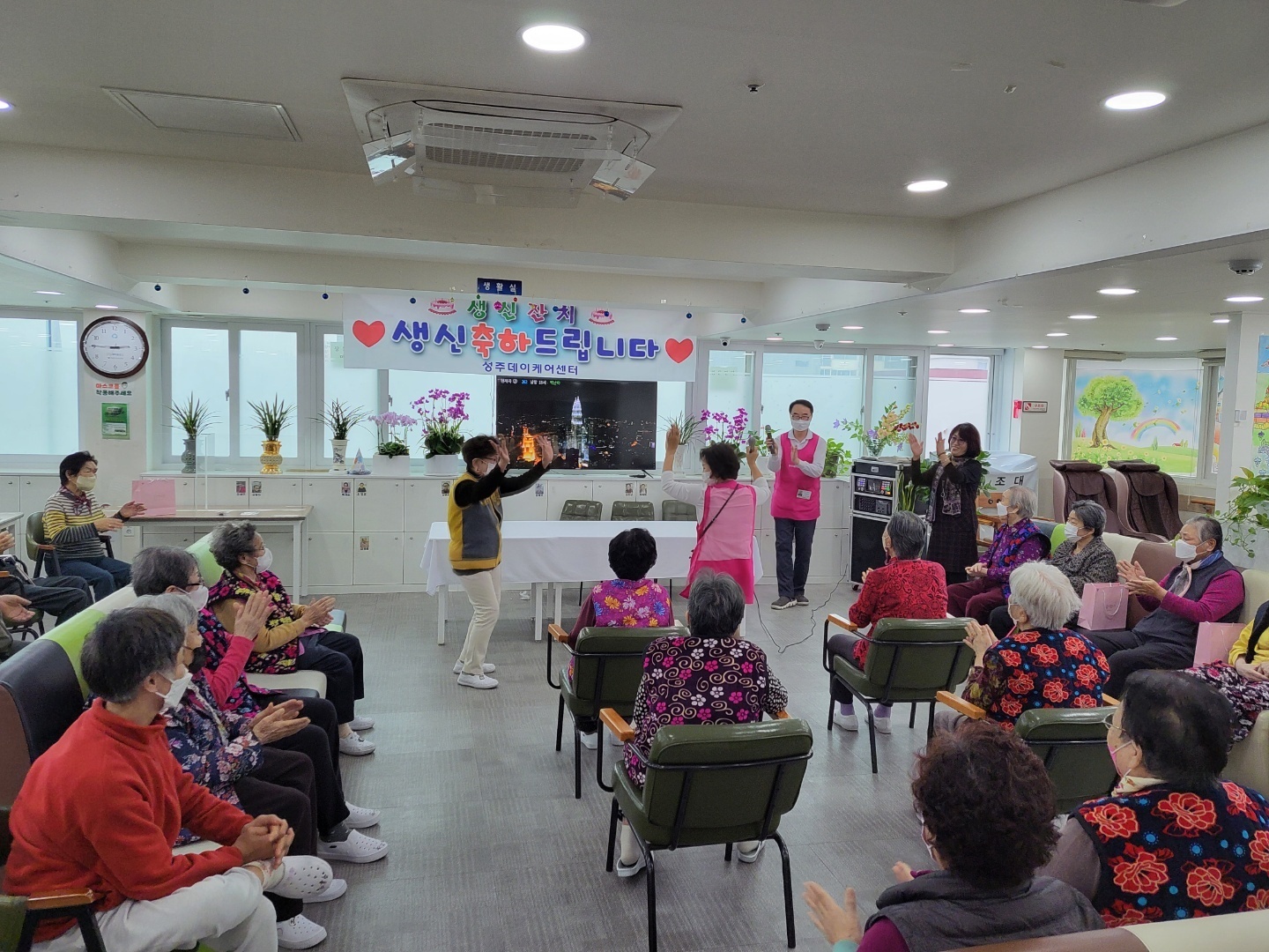 2000769928_UH0EAC5a_e2f9ed9c3766bba07038a9cba49c8b065adc4f3c.jpg 이미지크게보기