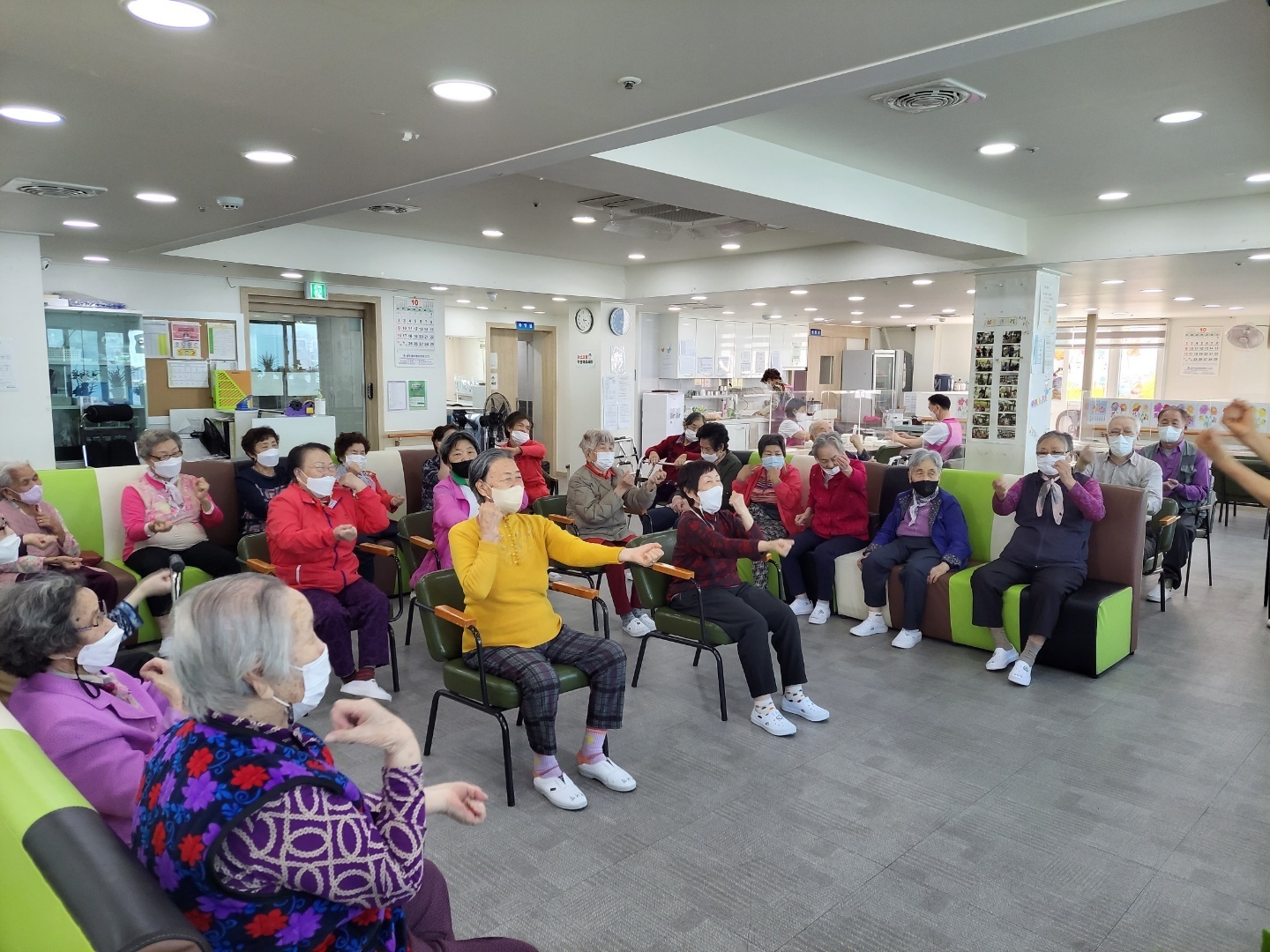 2000769928_hYUfDrLp_2446fc7f9a5904e0b1507d65f8b53f7bc703c75b.jpg 이미지크게보기